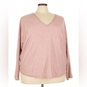 Vila Milano NWOT❗️V Neck Curved Hem Sweater